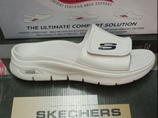 Skechers arch fit slide - size 7 and 8 US men's ( size 7 best fit for 8 / 8 is for size 9