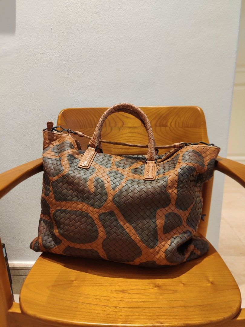 Special Edition BV Intrecciato Convertible Bag