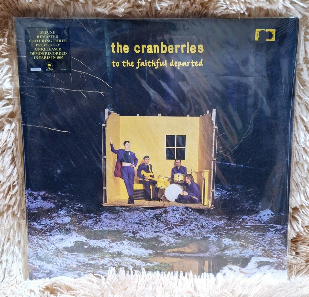 The cranberries (Category: Vinyls) located in Caloocan City. Submitted by collectionsitems (Listing ID 1305173673, Image 1). Description: Welcome to our shop collectible pop up shop! 👝Posted items are on hand. 💿🎧🎵💽🎷📽🎥 CD'S / DVD's Books & VINYL are all imported made in uk our local opm album and original in mint to nearmint & unsealead sealed brand new 🛒Pls add to cart to check stocks availability. 💵We sell quality products at reasonabl