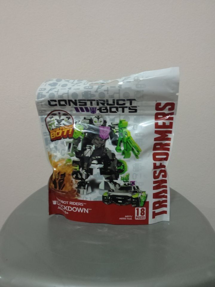 Transformers Constructbots Dark of the Moon Lot (Category: Action & Battle Toys) located in Pasig City. Submitted by wewyllenium (Listing ID 1305218183, Image 3). Description: Selling Transformers Constructbots. All items new/sealed. Sold as set. All original Hasbro items. .