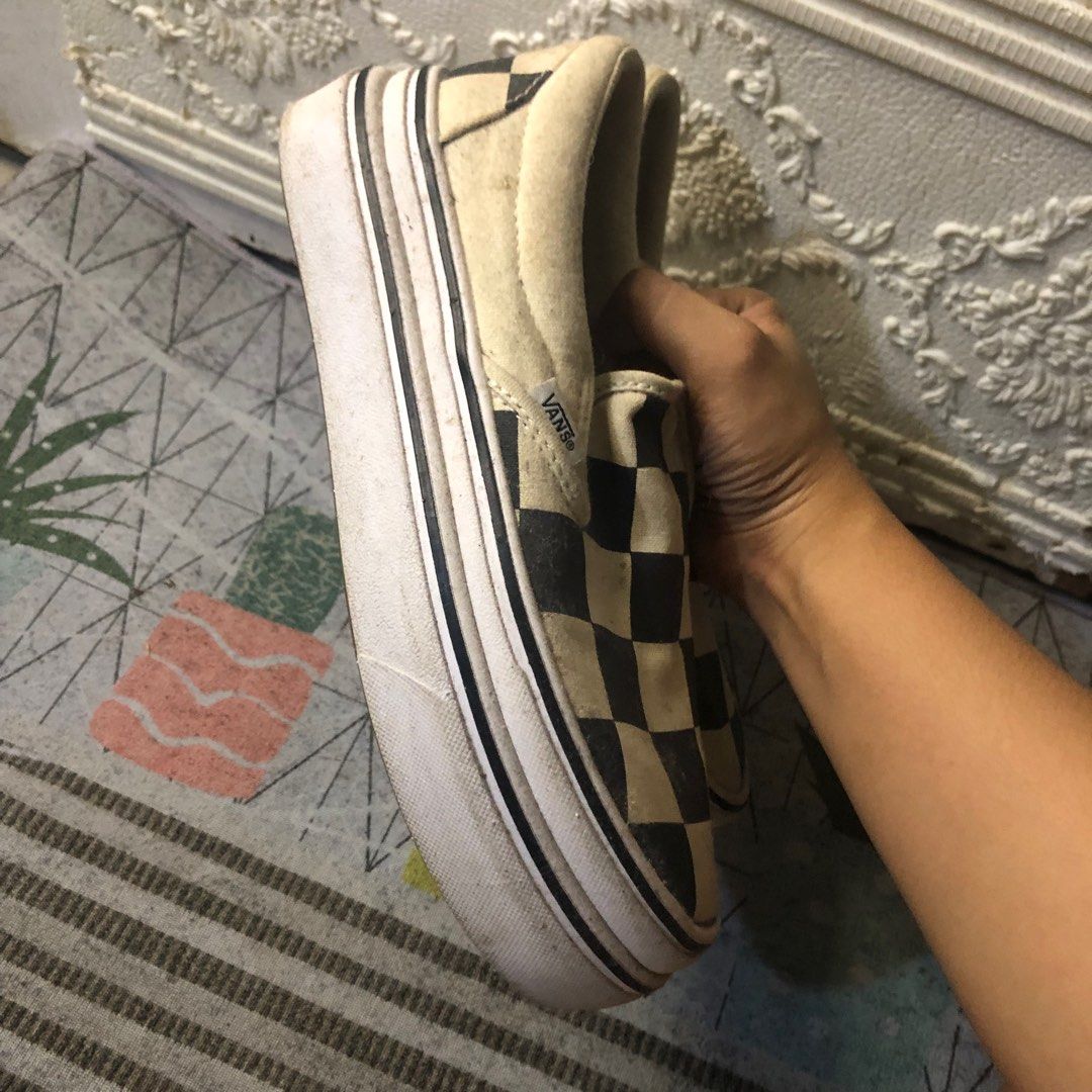 Vans Checkered Sneakers (Category: Sneakers) located in Daraga. Submitted by freestyleselections (Listing ID 1305159905, Image 3). Description: .