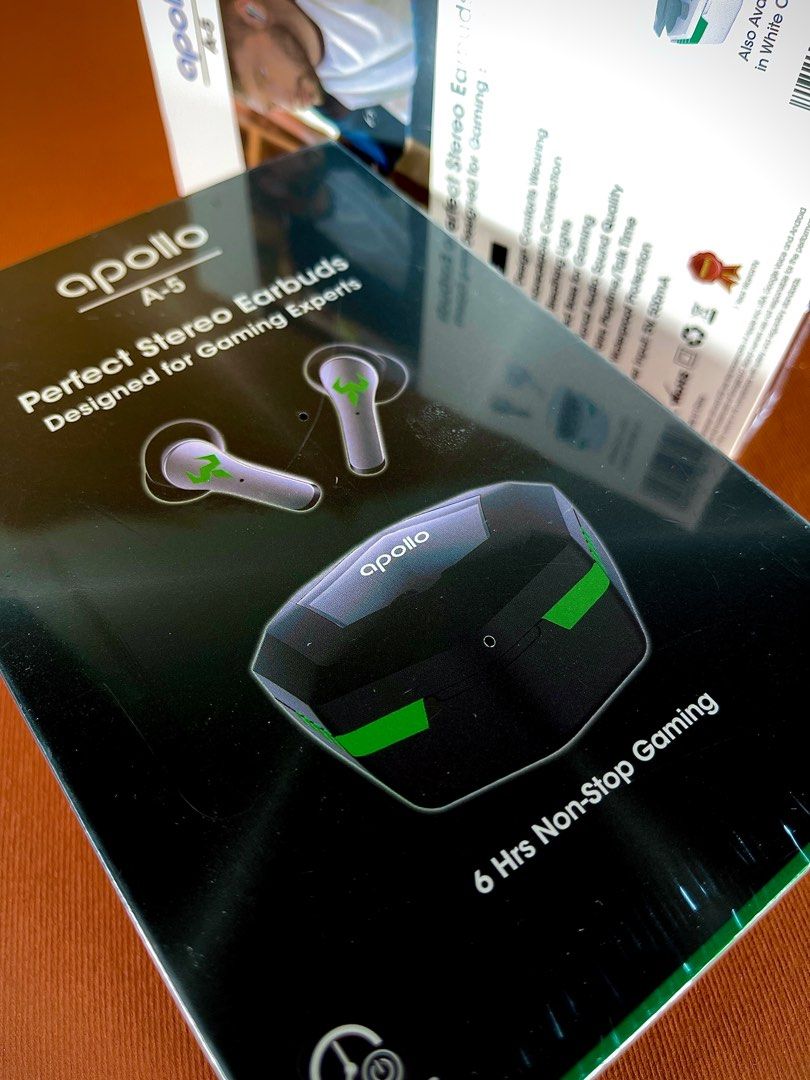 Wireless gaming earbuds (Category: Headphones & Headsets) located in Mandaluyong City. Submitted by stillgood25 (Listing ID 1305185526, Image 1). Description: Stock - 2 pcs.