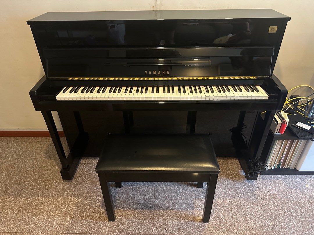 Yamaha M112T Piano