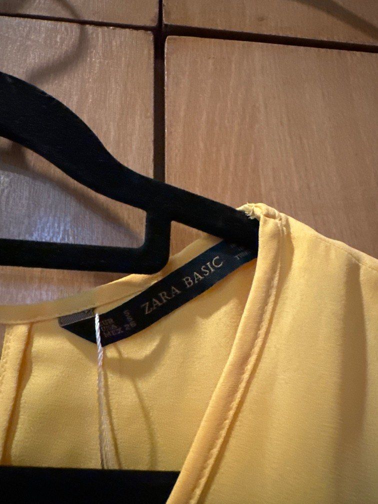 Zara Yellow Blouse (Category: Blouses) located in Quezon City. Submitted by _sdot (Listing ID 1305229378, Image 2). Description: .