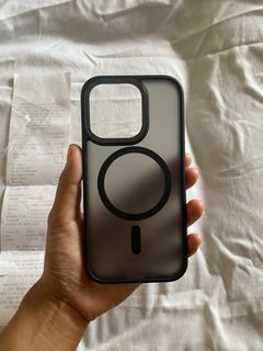 2 pcs iPhone 14 Pro Magnetic Case (free regular silver case)