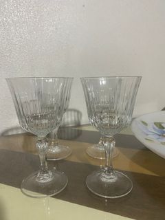 [31]	LUMINARC set of 4 ribbed wine glasses 6"