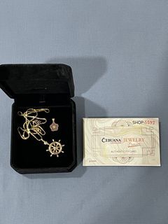 3.9 Grams 18K Italian Made Yellow Gold Necklace and Pendant (with Additional Flower Pendant)
