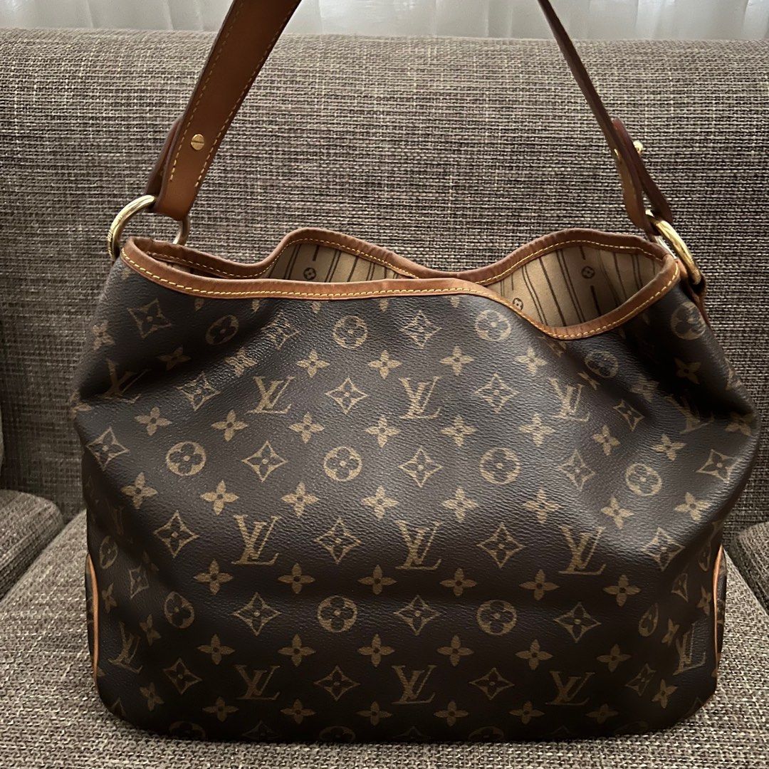 💯 Authentic LV Delightful in rare PM size (Category: Luxury Bags & Wallets) located in Antipolo. Submitted by starstyleph (Listing ID 1305360884, Image 3). Description: 💯authentic LV delightful in rare PM size Inclusions: dust bag, receipt.