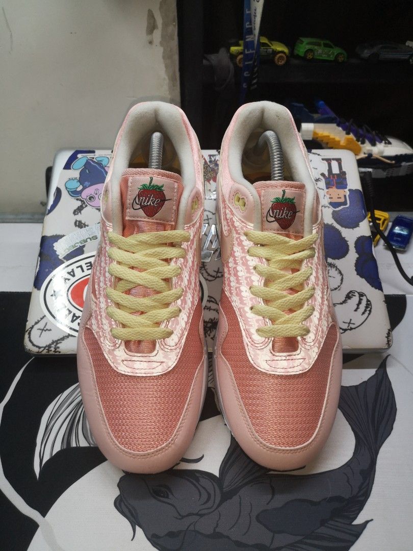 Air Max 1 "Strawberry Lemonade" (Category: Sneakers) located in Obando. Submitted by diellen (Listing ID 1305348239, Image 2). Description: AirMax 1 Strawberry Lemonade Sz 9 us, Used about 5x 9.5/10 condition no box and extra laces (can provide replacement box) Php 6000 (repriced) Valenzuela/UST loc.