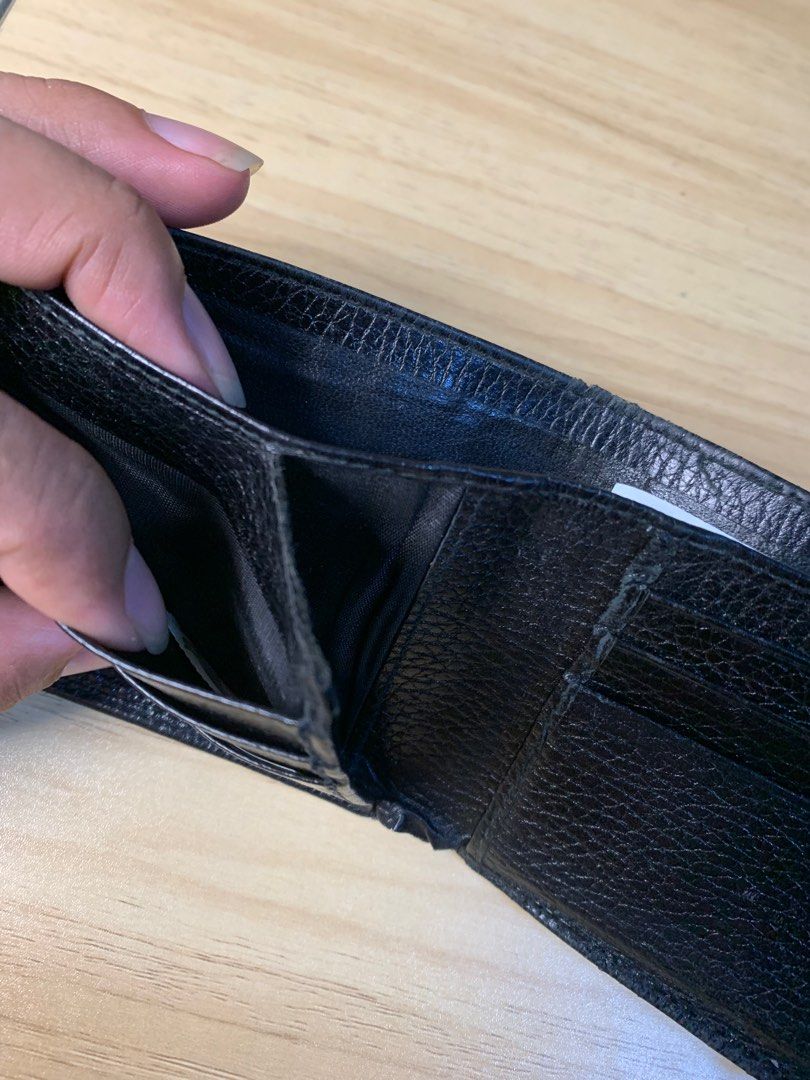 BALLY. Genuine Leather Wallet (Category: Luxury Bags & Wallets) located in Quezon City. Submitted by WIMC2ndaccount (Listing ID 1305469614, Image 2). Description: 🛑bawal sa maarte! May sign of used na at issue! Pls check the upload photos! What you see is what you get Original bally Genuine leather! .