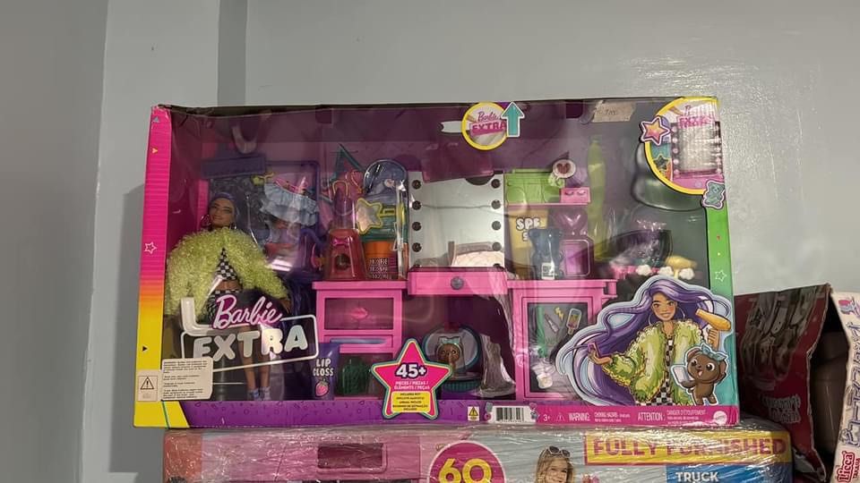 Barbie extra doll and vanity (Category: Kids Toys) located in Imus. Submitted by pocketfullofcandies (Listing ID 1305443309, Image 2). Description: Selling for ₱7,000 new .