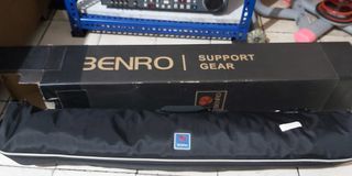 BENRO Tripod with S4 fluid video head