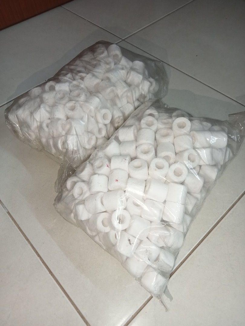 Bio Ring (Category: Homes & Other Pet Accessories) located in Singapore. Submitted by JJ137 (Listing ID 1305453113, Image 1). Description: $10 per packet. $16 for 2 packets. Bio Ring high absorbent, good for bacteria home..