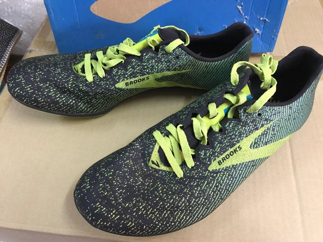Brooks Mach 19 Spikeless Men s Fashion Footwear Sneakers on Carousell