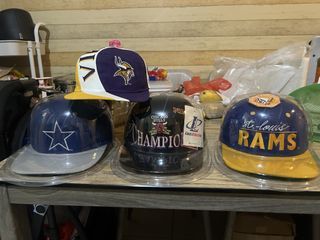 Bulls 1997, St louis Rams, Cowboys, Vikings all vintage hats