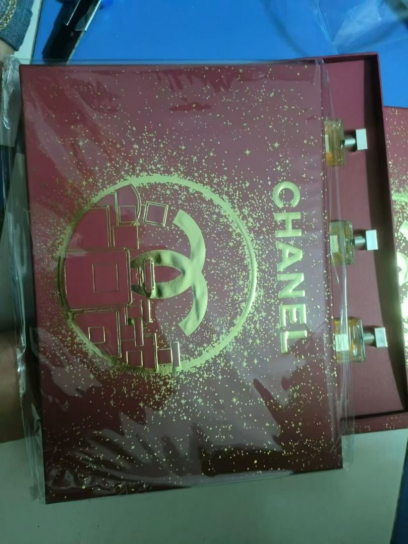 Chanel Red Box Unisex Gift Set 14 in 1 (7.ml x 12 + 10ml x 2), Beauty ...