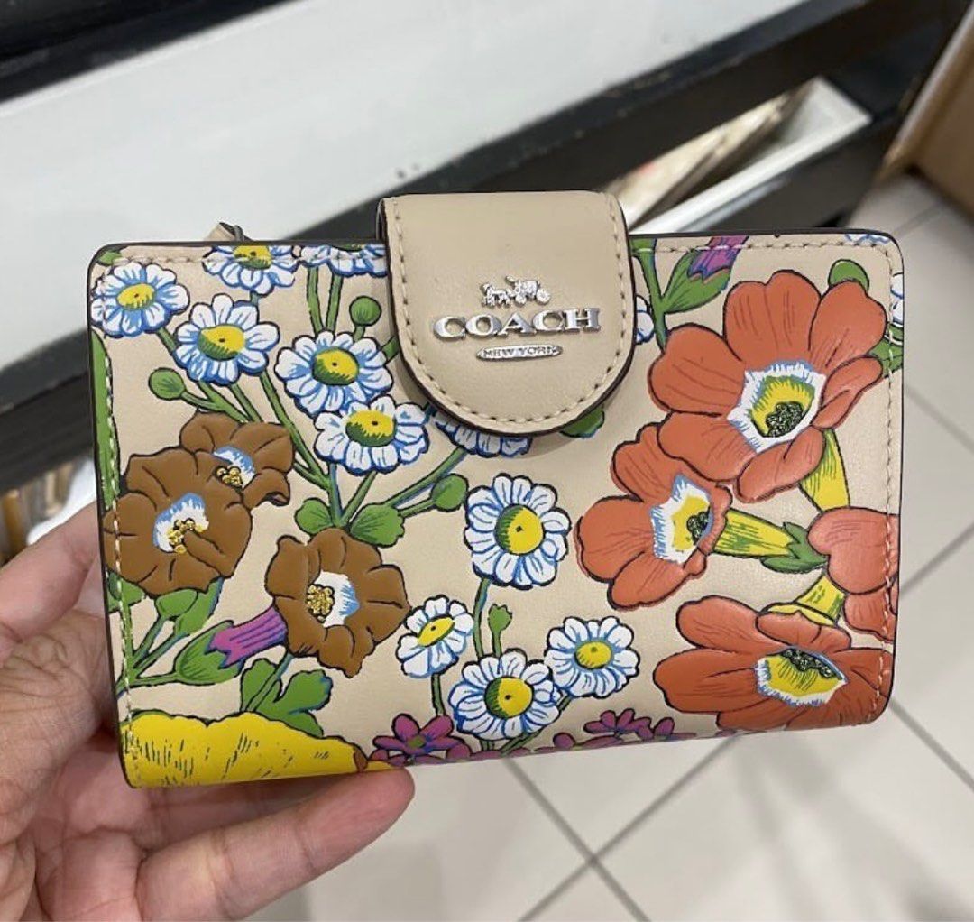 Coach flower wallet outlet