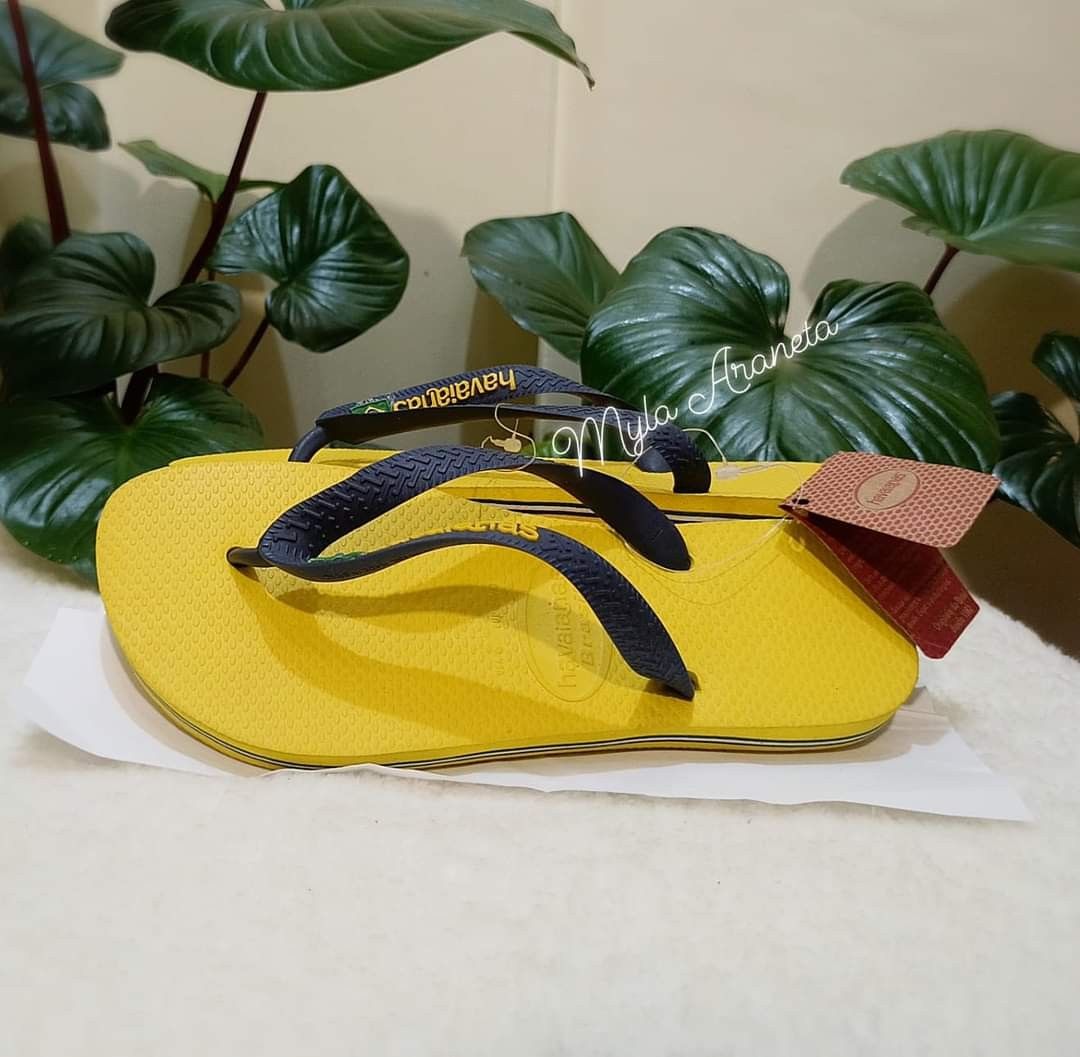 Havaianas Slippers 100% Authentic (Category: Slippers and slides) located in Rizal. Submitted by mylacaz (Listing ID 1305423219, Image 2). Description: 100% Authentic imported Original Havaianas Slippers Color: Yellow with touch of green US Size: 6.