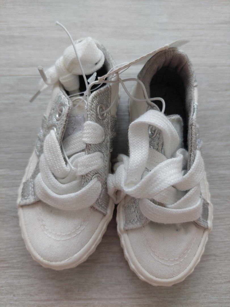 Infant shoes size 20
