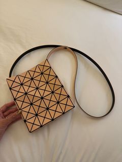 （分類：）位於 。 由 idakamm 提交（商品編號 1305366329，圖片 1）。簡介： 。