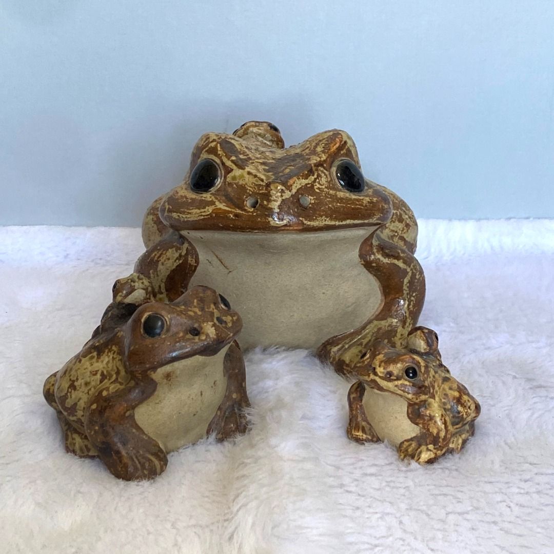 Japan Vintage Shigaraki Ware Lucky Frog with Baby Frog Figurines ...