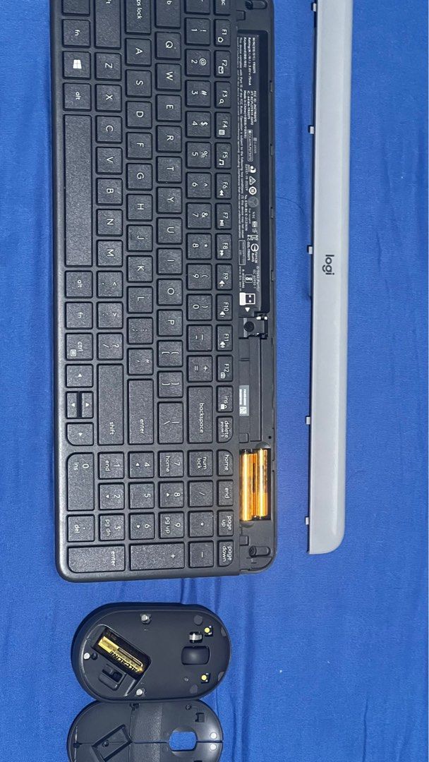 Logitech Wireless Keyboard and Mouse Set (Category: Computer Keyboard) located in Quezon City. Submitted by senam56 (Listing ID 1305319261, Image 3). Description: Used 2x only No Box With batteries USB Dongle .