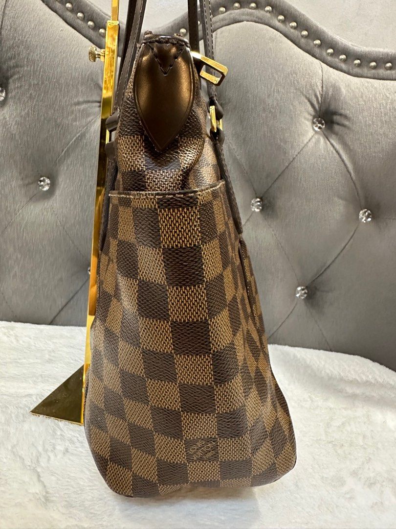FAST SALE Louis Vuitton Totally (Category: Luxury Bags & Wallets) located in Manila. Submitted by preloved.jp (Listing ID 1305381757, Image 3). Description: Authentic Louis Vuitton Totally PM Size Damier Ebene .