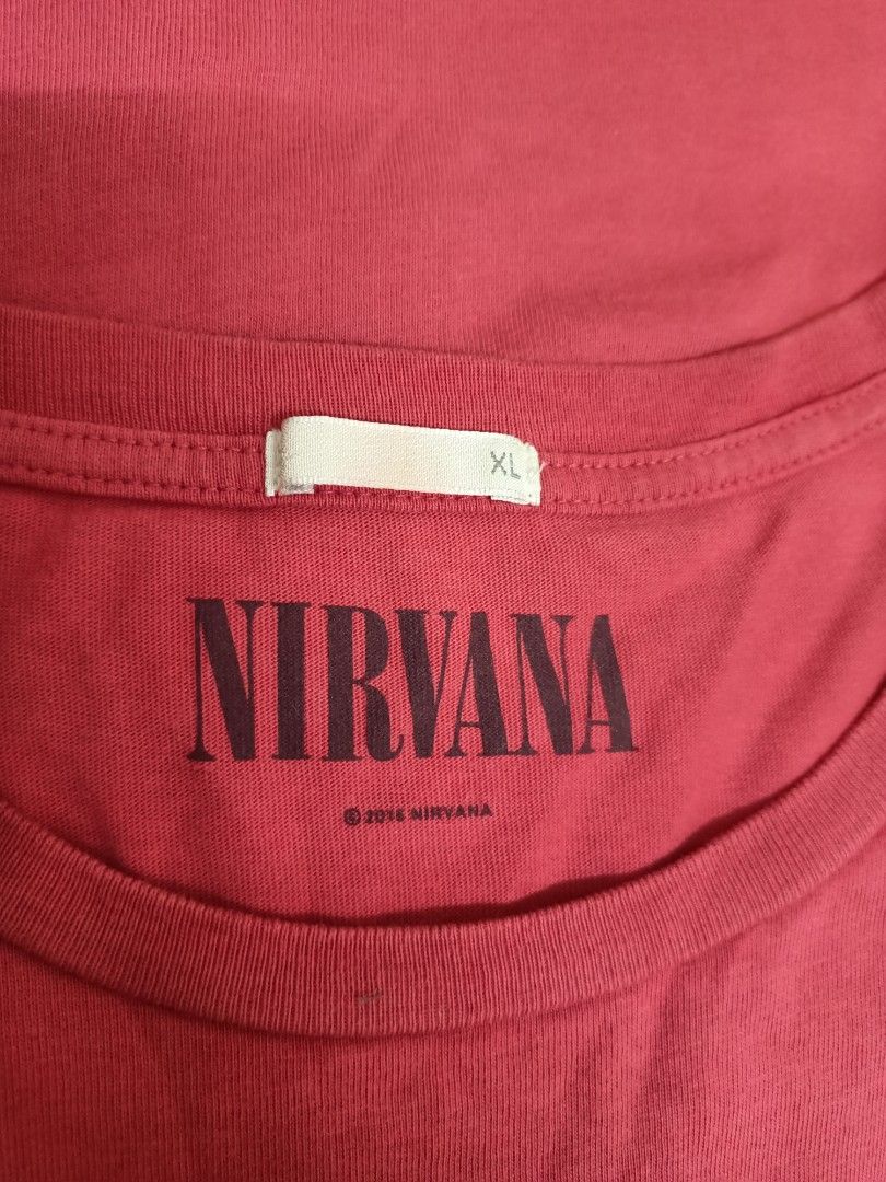 Nirvana (Category: Activewear) located in Johor Bahru. Submitted by whocare_aazo (Listing ID 1305311660, Image 3). Description: Kondisi 8/10 Bebas Pinhole Print Crack Manja Ada Tulang Tepi.