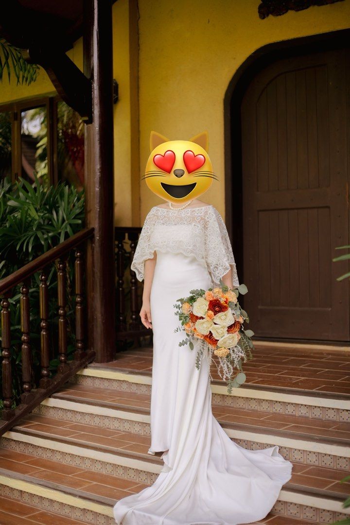 Plain White Tube Wedding gown (Category: Evening dresses & gowns) located in Peñablanca. Submitted by pauloveditems (Listing ID 1305481853, Image 3). Description: My wedding gown last December 2023. Already dry cleaned. Bought Preloved for 15k. Selling it super low with free Panuelo (handmade and bought brand new) and Unused Long Veil. Last price posted. This is super nice and nakakasexy. RFS no storage.
