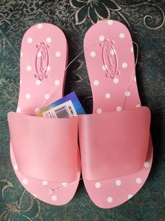 (Category: ) located in . Submitted by Mitzis_Closet (Listing ID 1305352041, Image 1). Description: .