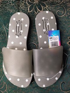 (Category: ) located in . Submitted by Mitzis_Closet (Listing ID 1305353059, Image 1). Description: .