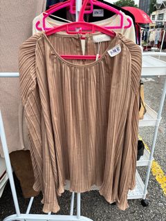 (Category: ) located in . Submitted by neowaaa (Listing ID 1305380668, Image 1). Description: .