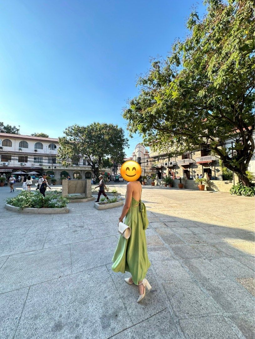 Pre-loved Sage Green Dress (Category: Dresses) located in Quezon City. Submitted by abrils_preloved (Listing ID 1305455177, Image 3). Description: Mid-length sleeve and backless dress for Wedding, Debut, Prom Parties. For petite women, above ankle length for 5'3. Worn only ones for Wedding.