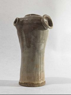 Stoneware Ikebana Vase
-very good "vintage" condition