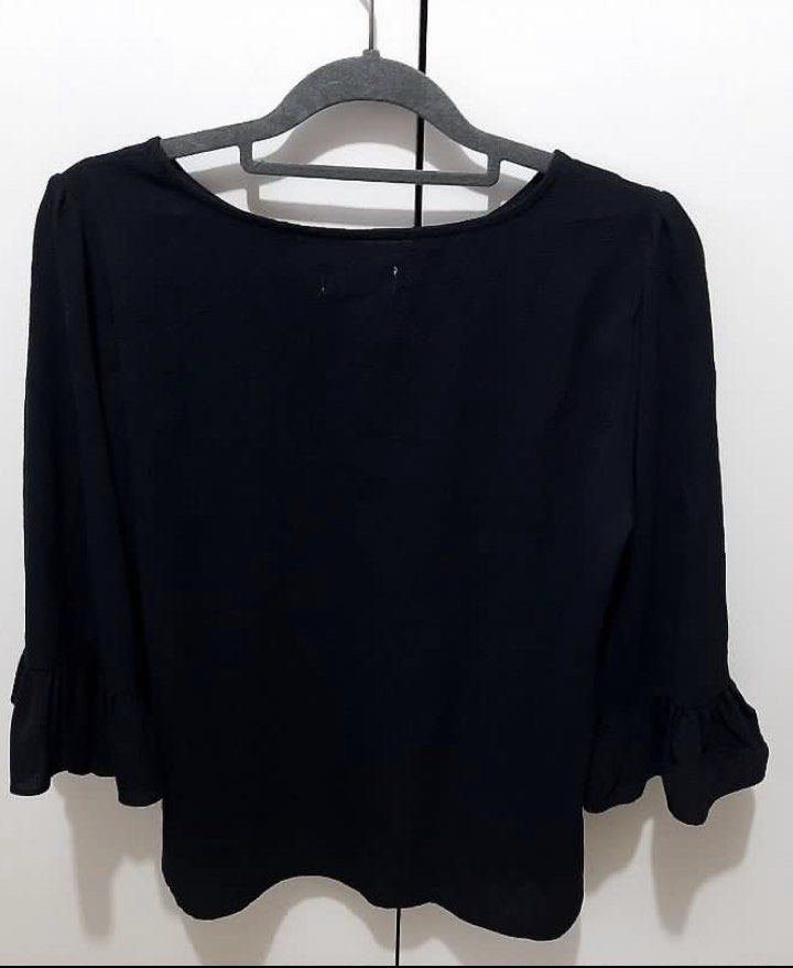 Black flowy long sleeve top outlet