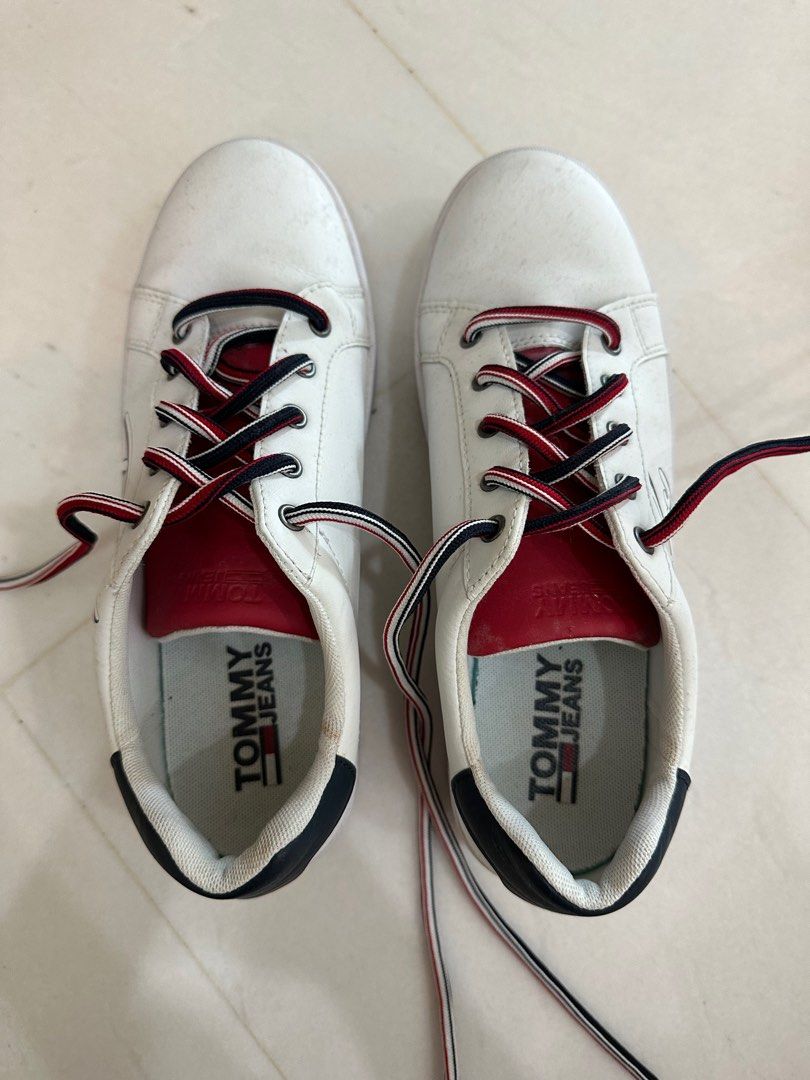 Tommy platform outlet