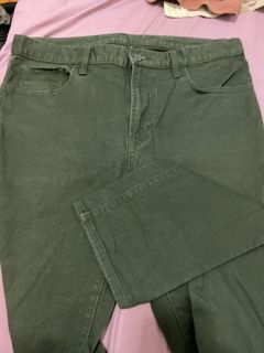 UNIQLO army green jeans