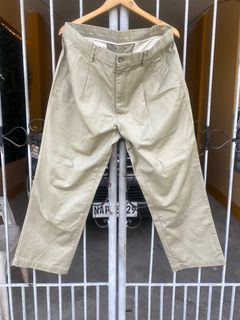 UNIQLO Pleated Trousers Beige