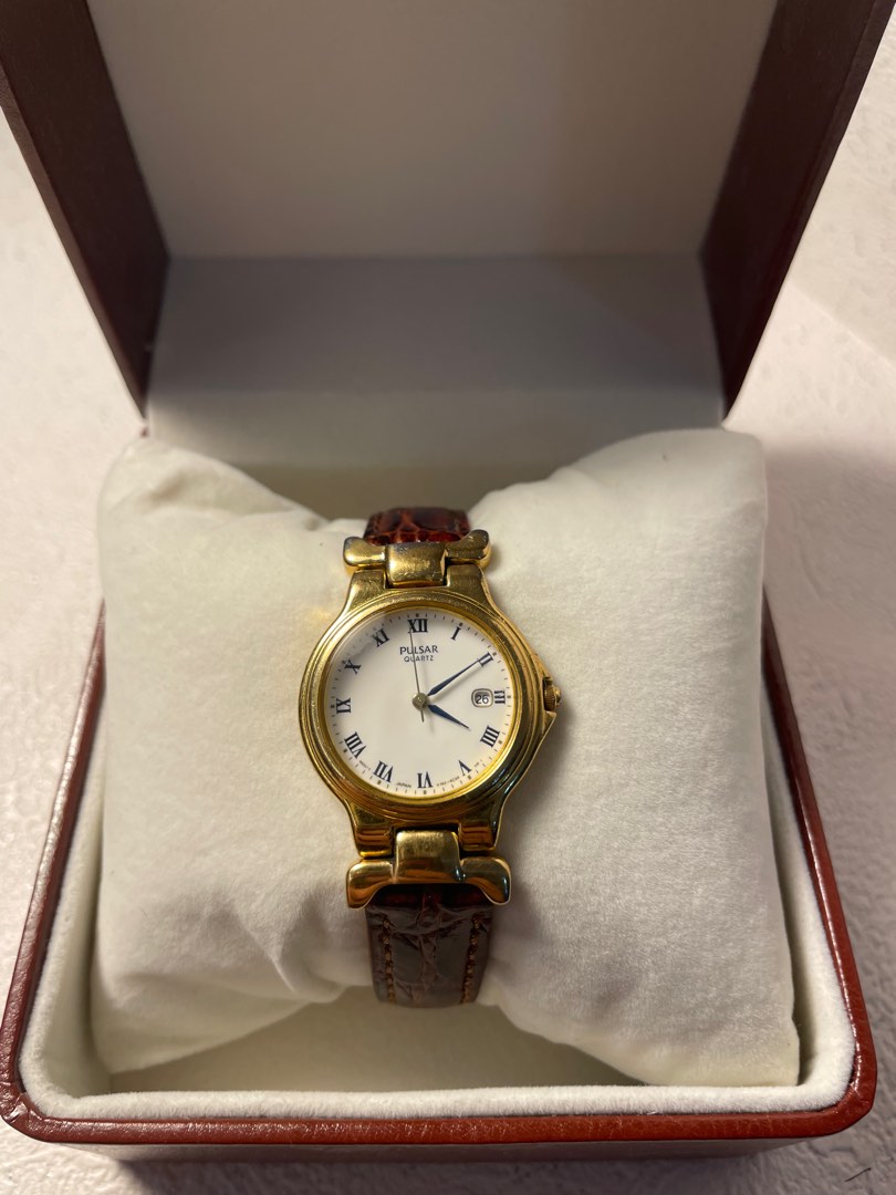 Vintage Pulsar Quartz Ladies Watch Women s Fashion Watches Accessories Watches on Carousell