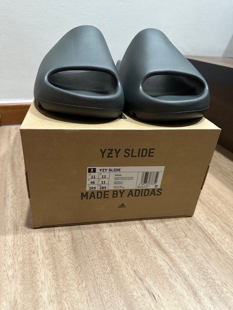 yeezy slide 11
