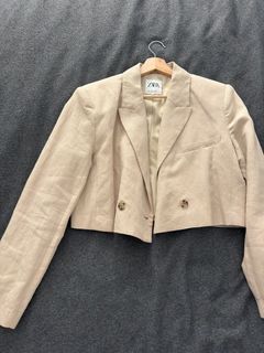 (Category: ) located in . Submitted by cc_closetsale (Listing ID 1305347926, Image 1). Description: .