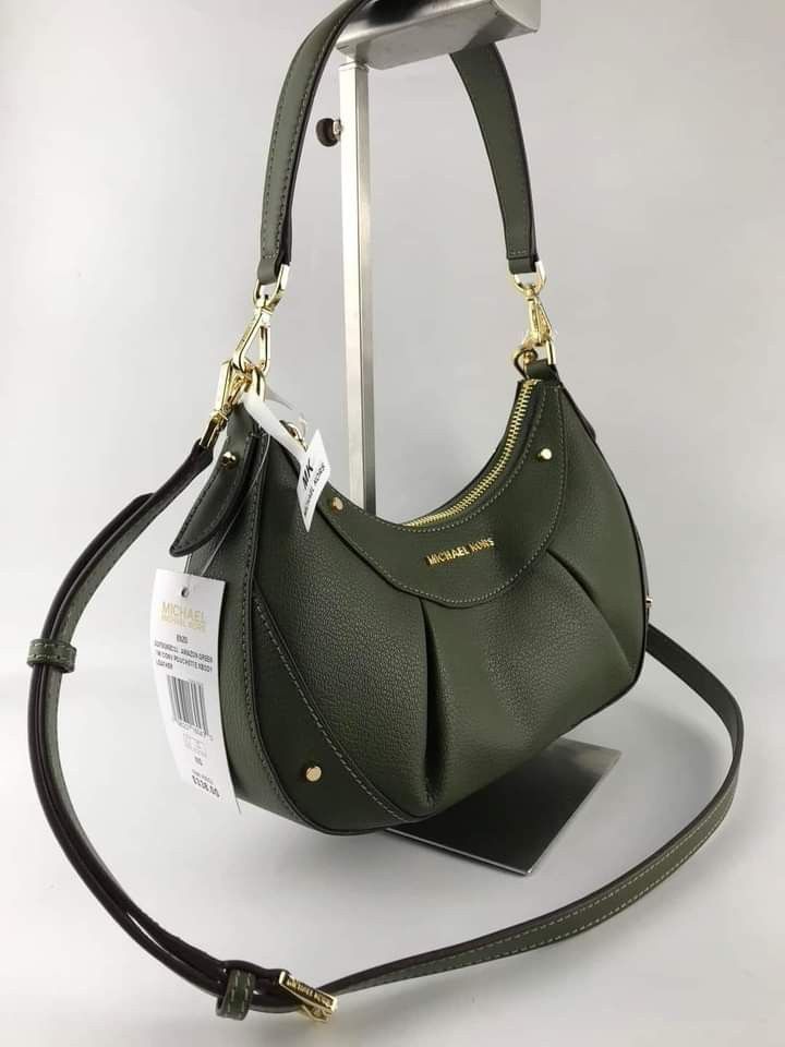 🍀 MK Enzo Logo Small Hobo Bag (Category: Luxury Bags & Wallets) located in Manila. Submitted by shan_kenz (Listing ID 1305503308, Image 3). Description: 🍀 MK Enzo Logo Small Hobo Bag ▪️ W: 26.5cm, H: 12.5cm, D: 10.5cm 💰P2,200 ▪️Actual photo ▪️Plus SF.