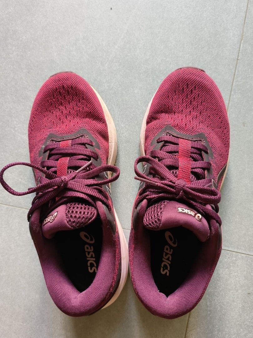ASICS Women GT-1000 (Category: Sneakers) located in Singapore. Submitted by lyzbeth1133 (Listing ID 1305535116, Image 3). Description: Bought it at ASICS Shoppee mall for $149.00. My loss your gain. Can Nego. As expected from ASICS shoes it's very comfy and durable. Used it for awhile always with socks so it's inside out clean and hygienic. NO RETURN. NO REFUND. NO EXCHANGE..