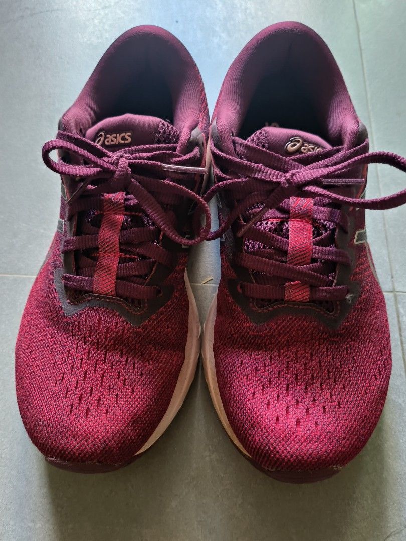 ASICS Women GT-1000 (Category: Sneakers) located in Singapore. Submitted by lyzbeth1133 (Listing ID 1305535116, Image 2). Description: Bought it at ASICS Shoppee mall for $149.00. My loss your gain. Can Nego. As expected from ASICS shoes it's very comfy and durable. Used it for awhile always with socks so it's inside out clean and hygienic. NO RETURN. NO REFUND. NO EXCHANGE..