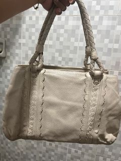 (Category: ) located in . Submitted by shop4value2015 (Listing ID 1305568239, Image 1). Description: .