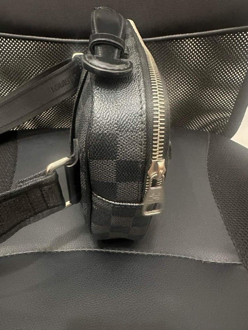 Bumbag (Category: Luxury Bags & Wallets) located in Butuan. Submitted by jen_pre (Listing ID 1305667606, Image 3). Description: LV ambler graphite bumbag/beltbag Rank A with dustbag No flaws Guaranteed authentic or else money back.