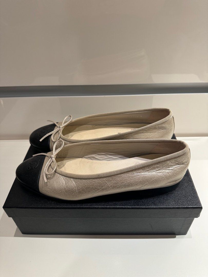 Chanel Ballerines Ballet Flats (Category: Sneakers & Footwear) located in Manila. Submitted by dashlux (Listing ID 1305655865, Image 3). Description: Items will be ship out around August since I’m currently out of the country. But can reserve now 🥿 Rare item 🍂 Up for grabs now 💕 .