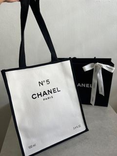 Chanel beaute chanel paris n5 with ribbon and paper bag