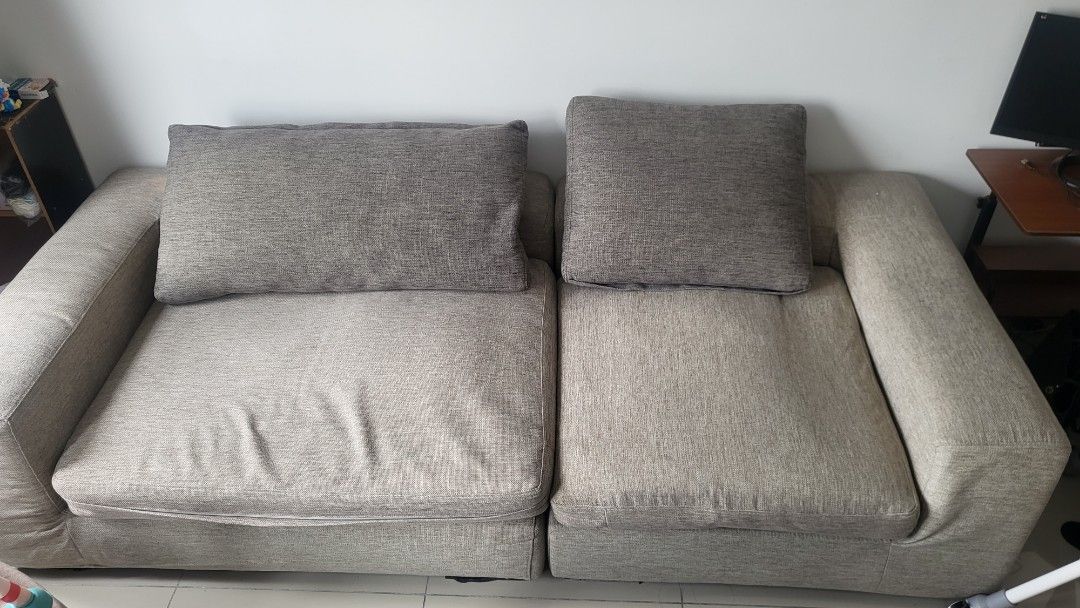 Couch (Category: Sofas) located in Subang Jaya. Submitted by smartinnature (Listing ID 1305658679, Image 3). Description: .