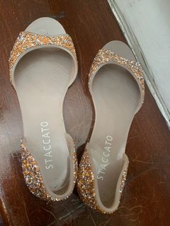 Flat shoes with glitters